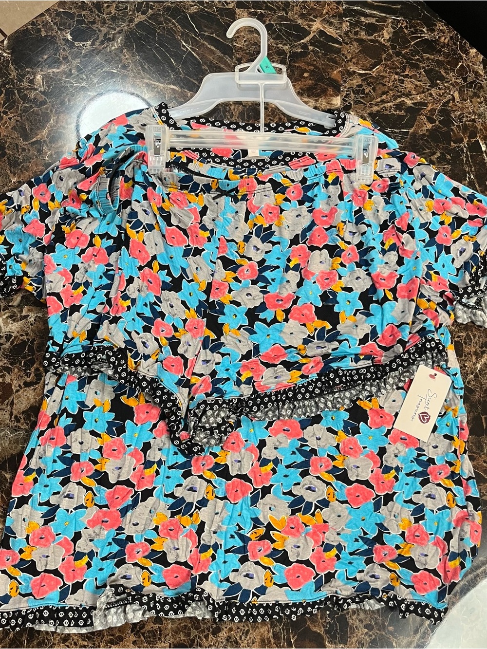 Secret Treasures Multicolor Floral Ruffle Short Sleeve Top.